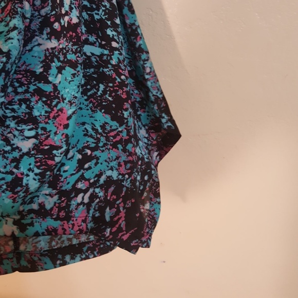 Sleeveless sharkbite handkerchief - Picture 2 of 6